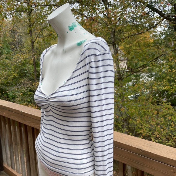 UO Stripped Top - Picture 6 of 9